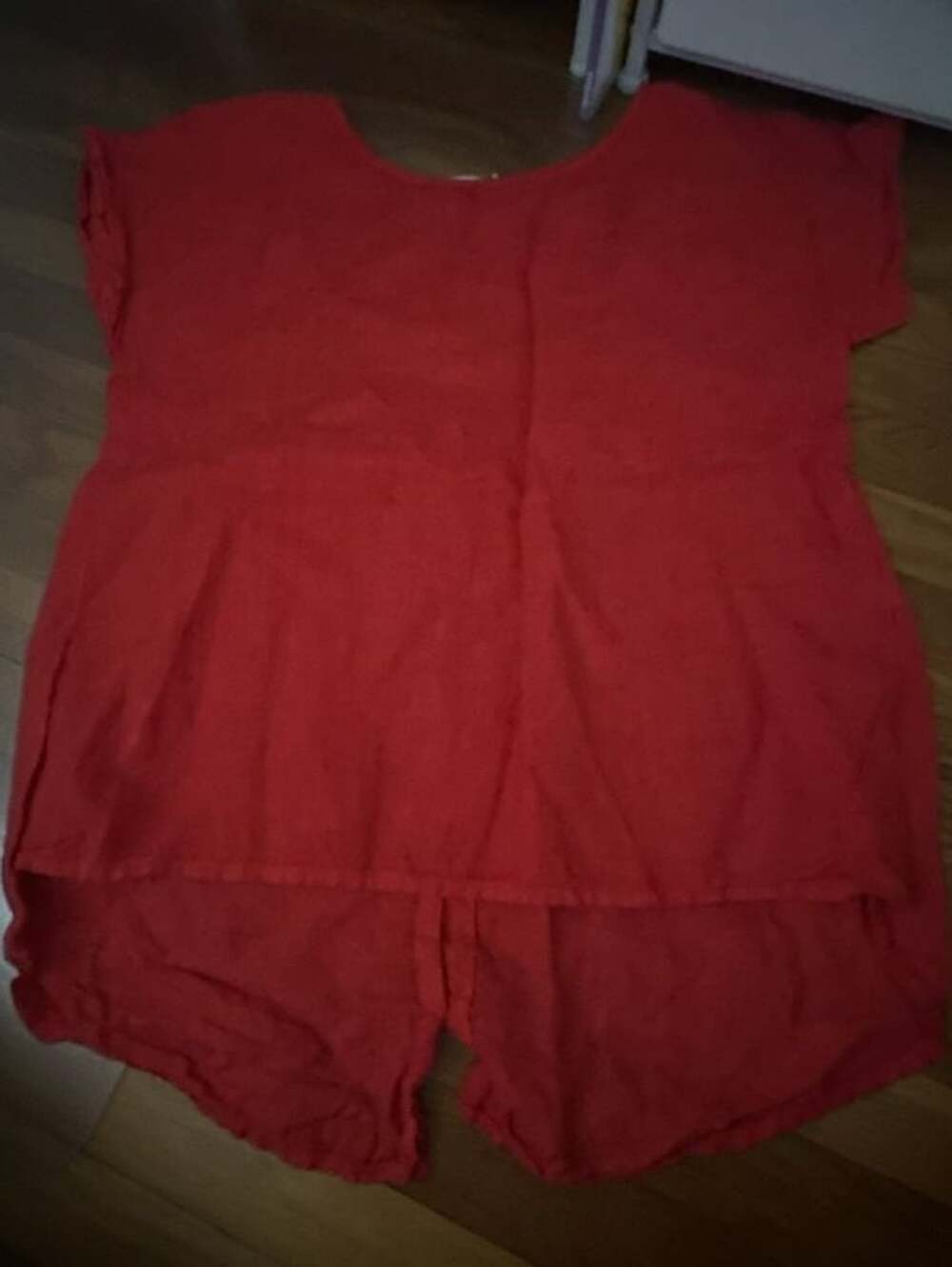 Terzo Millennio Red Linen Button-Back High-Low Blouse Top